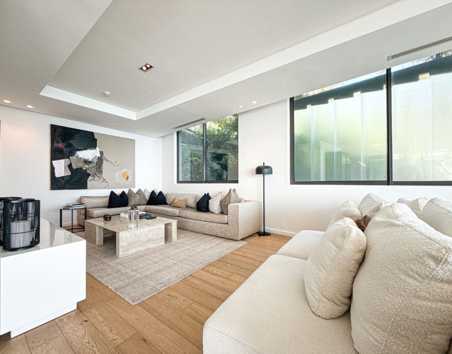 5 Bedroom Property for Sale in Clifton Western Cape